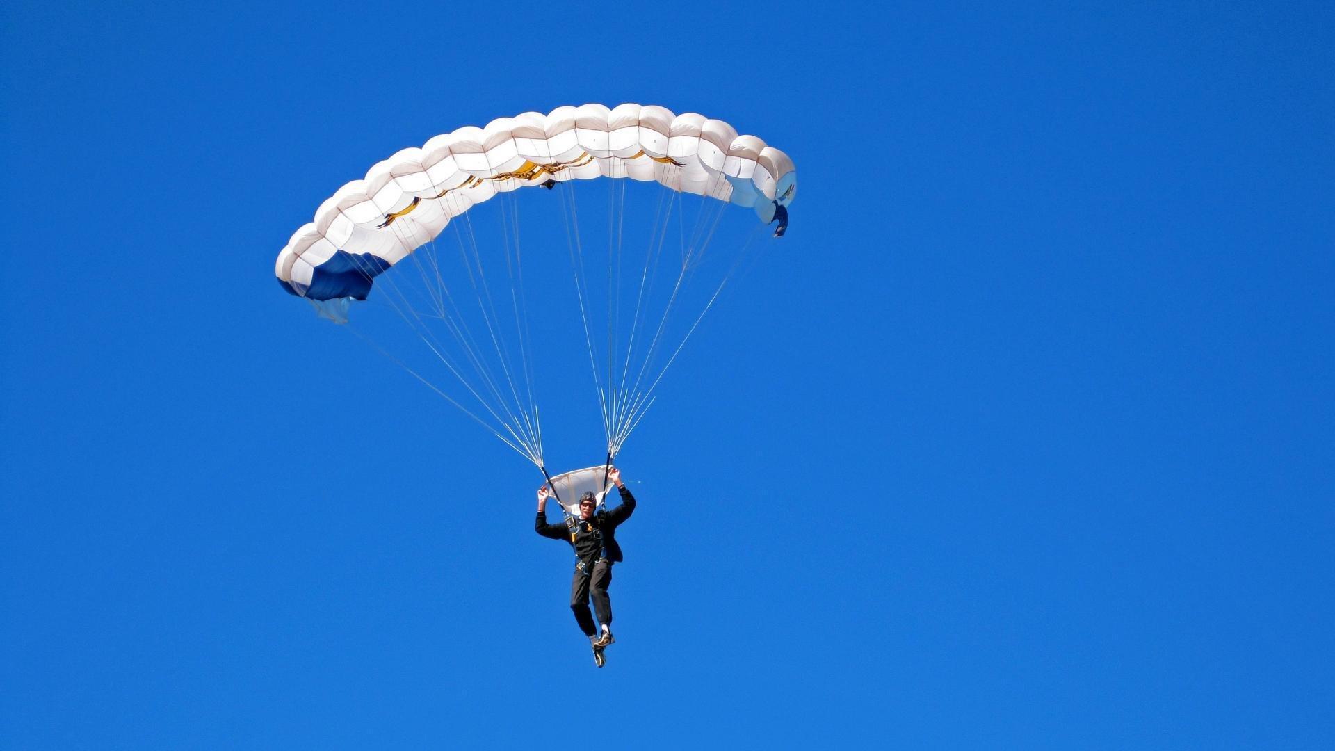 三年合约落定！28岁新秀CJ完成小人物逆袭传奇