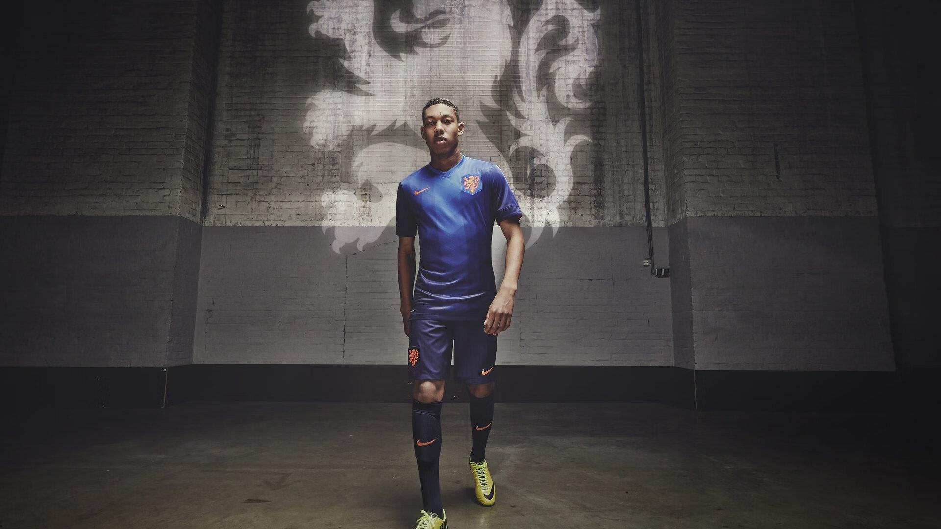 【球星进联盟前的样子④16岁接触篮球的奇才恩比德