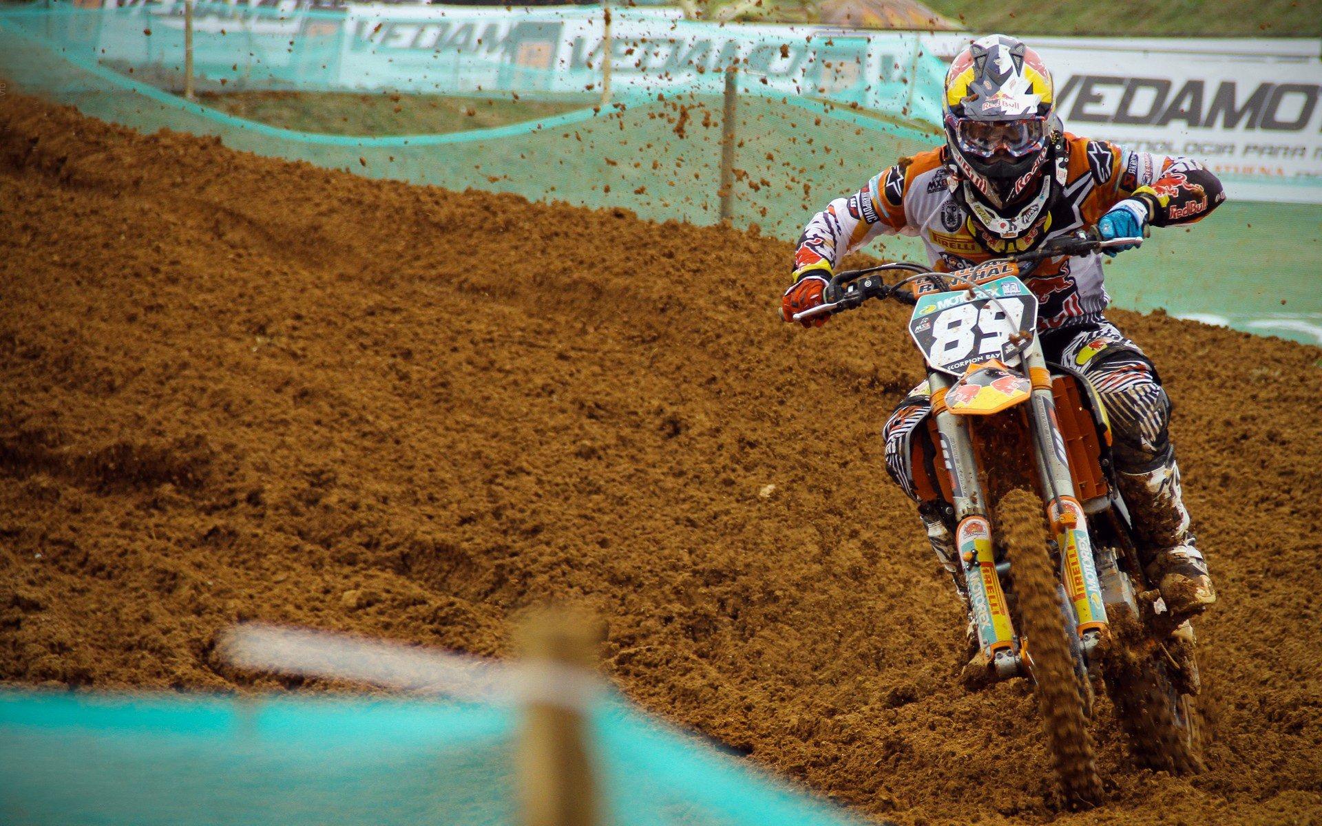 山东队核心后腰徐彬获英超狼队青睐，三年合约锁定未来之星